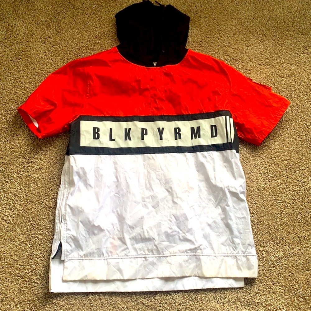 Black pyramid jacket